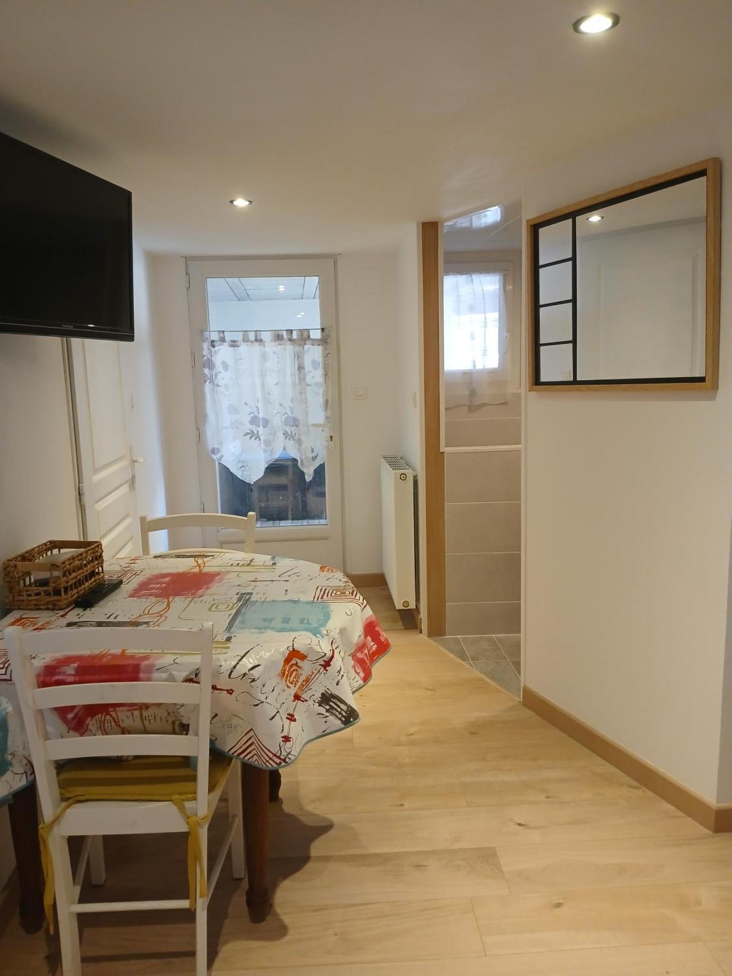 Le Lys Apartment Saintes Exterior photo