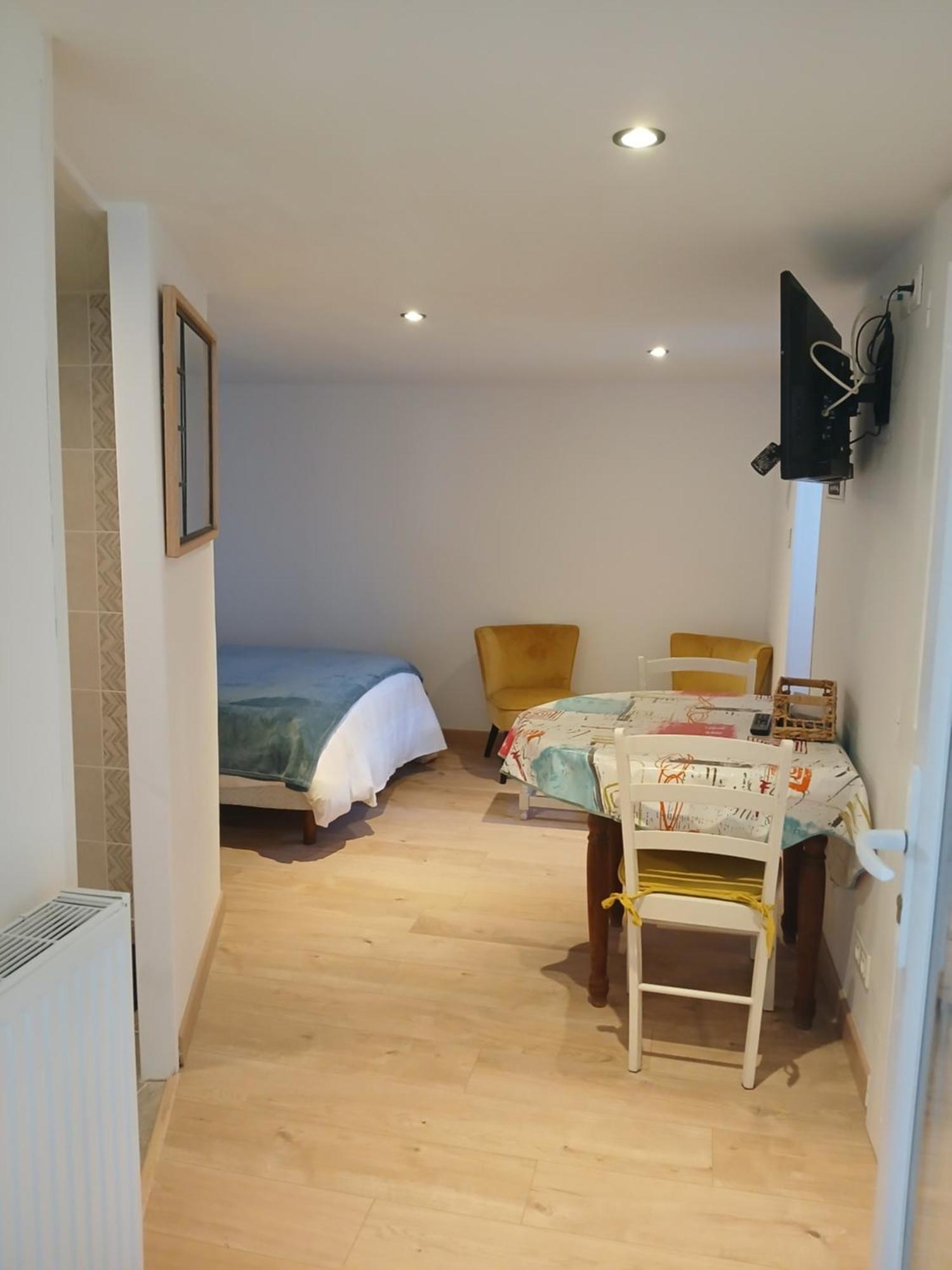 Le Lys Apartment Saintes Exterior photo
